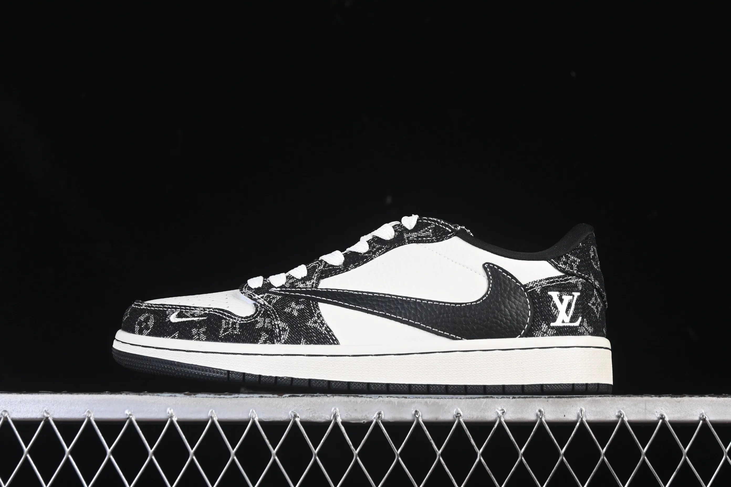 All categories Air Jordan Jordan series basketball shoes Air Jordan 1 Low High-end customized low-top sneakers Travis Scott x Fragment Design x Air Jordan 1 Low OG SP AJ1 Joe 1 LV joint white and black denim low-top cultural and casual sneakers SC0601-058